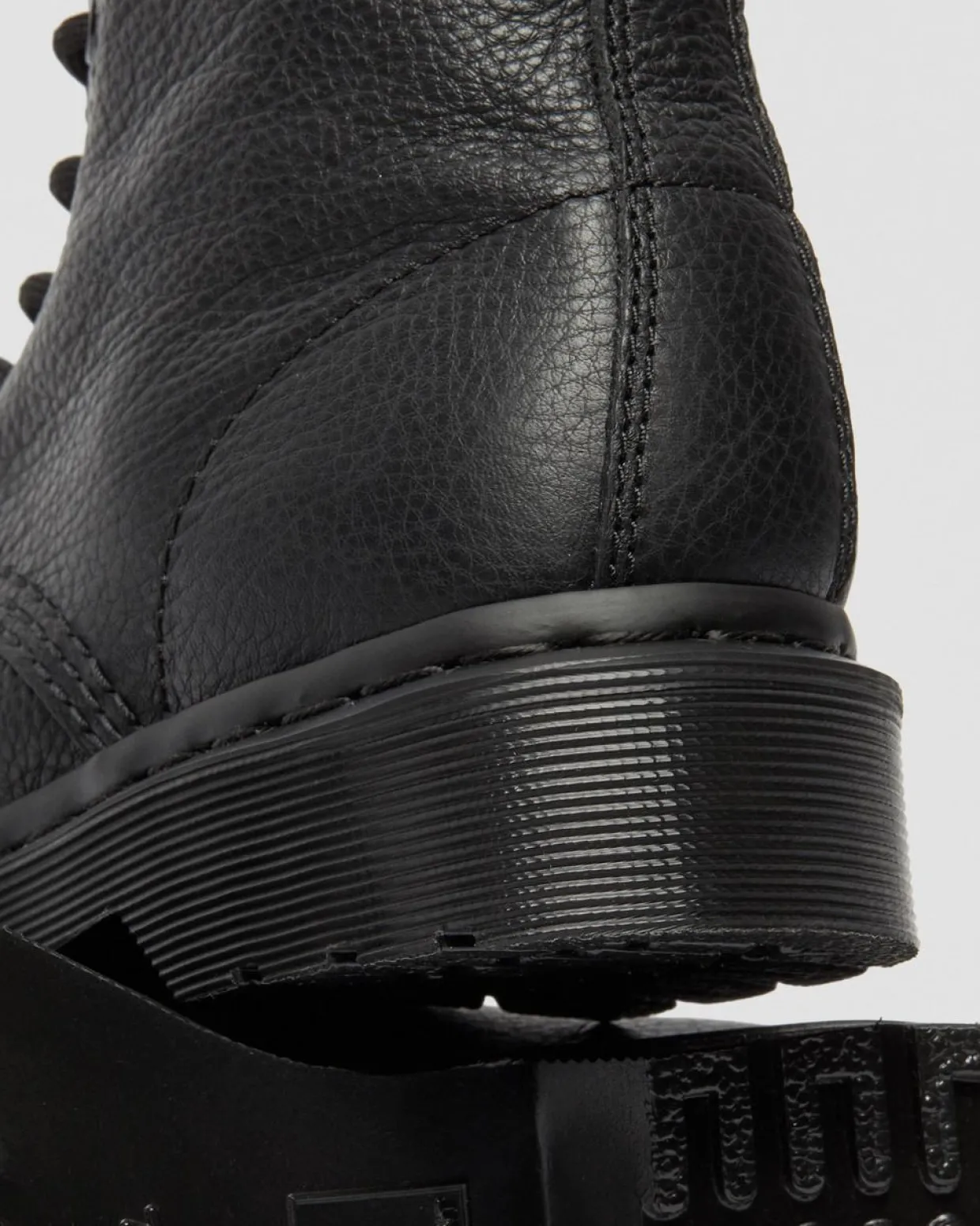 Dr. Martens Boots 1460 Pascal Mono à Lacets Noir — Virginia Best