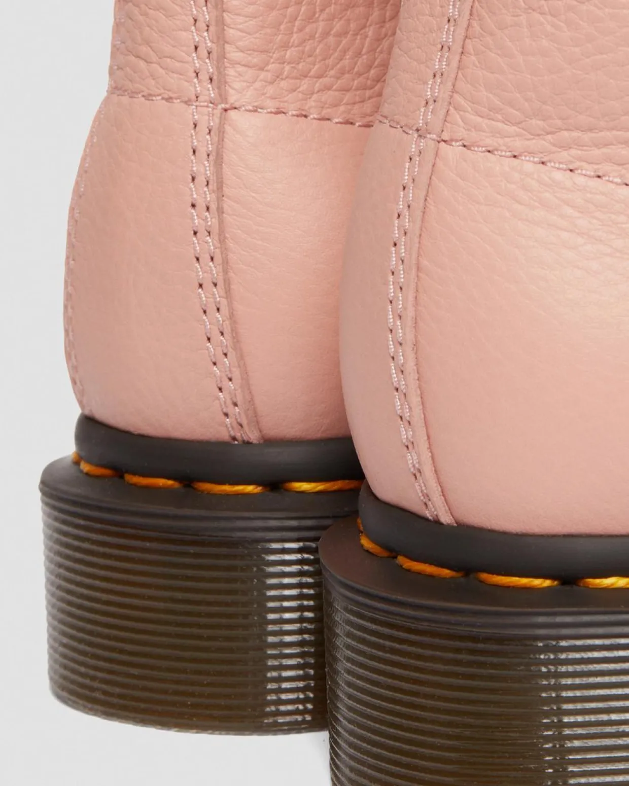 Dr. Martens Boots Basses 101 Unbound En Cuir Virginia Peach Beige — Virginia Sale