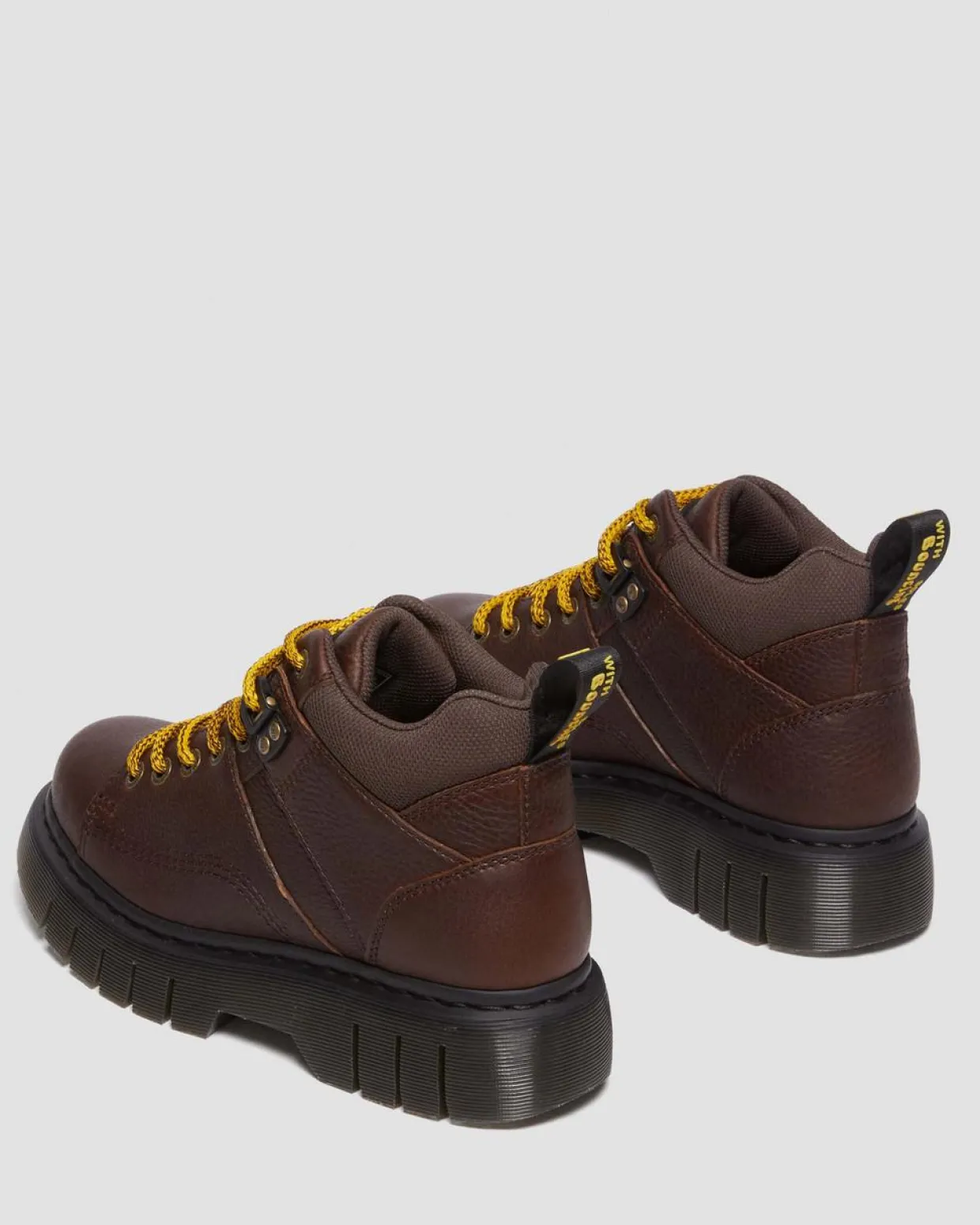 Dr. Martens Boots Basses Woodard En Cuir à Lacets Marron foncé — Grizzly Discount