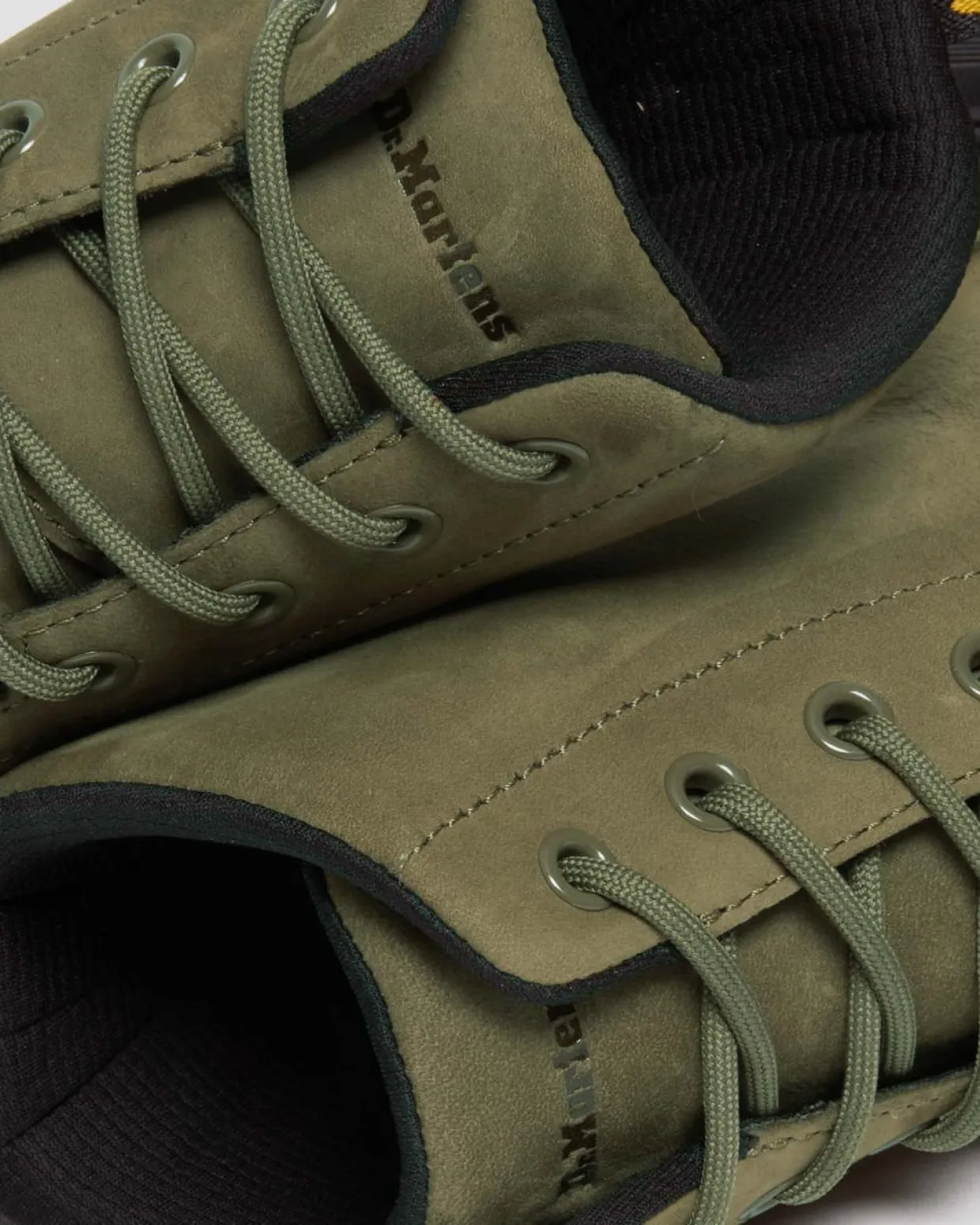 Dr. Martens Boots Crewson En Cuir à Lacets DMS OLIVE — Buffbuck Outlet