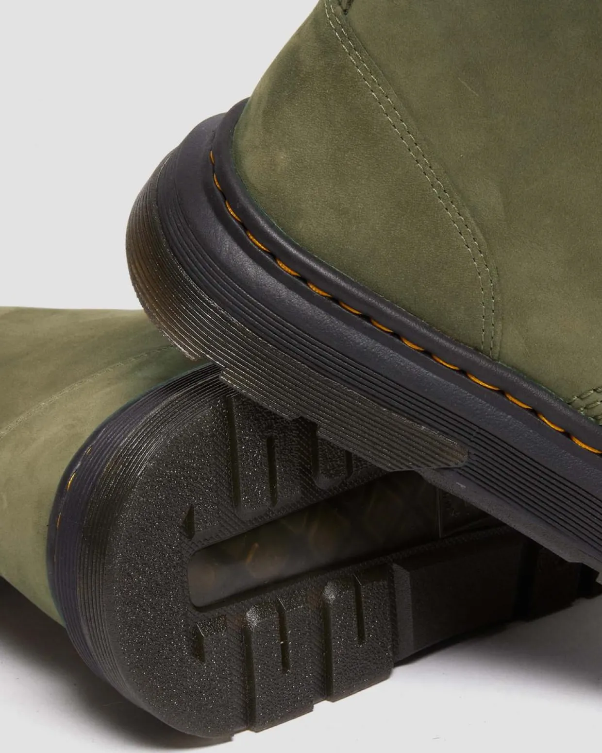Dr. Martens Boots Crewson En Cuir à Lacets DMS OLIVE — Buffbuck Outlet