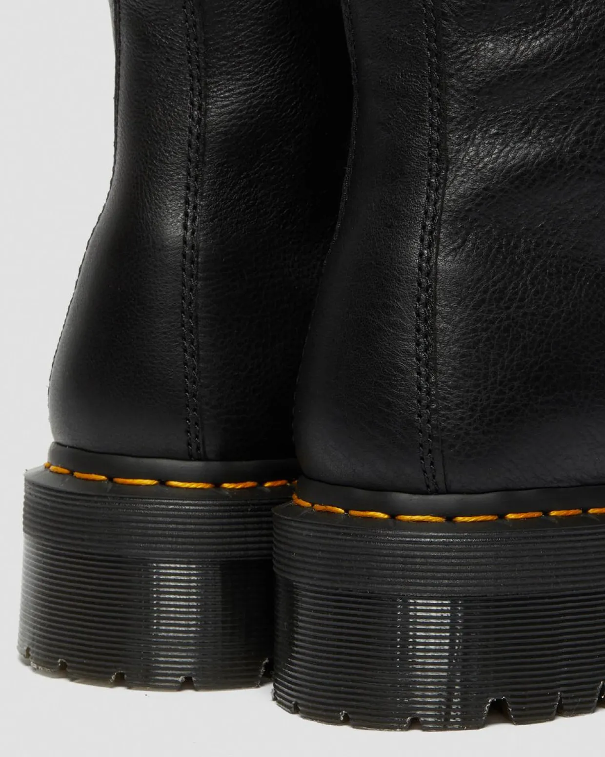 Dr. Martens Boots Plateformes Jadon En Cuir Fourrées Noir — Pisa Outlet