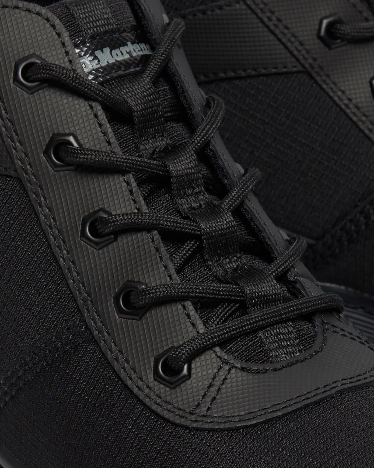 Dr. Martens Boots Utilitaires Chukka Bonny En Tech Poly Noir — Element Poly Rip Stop Clearance