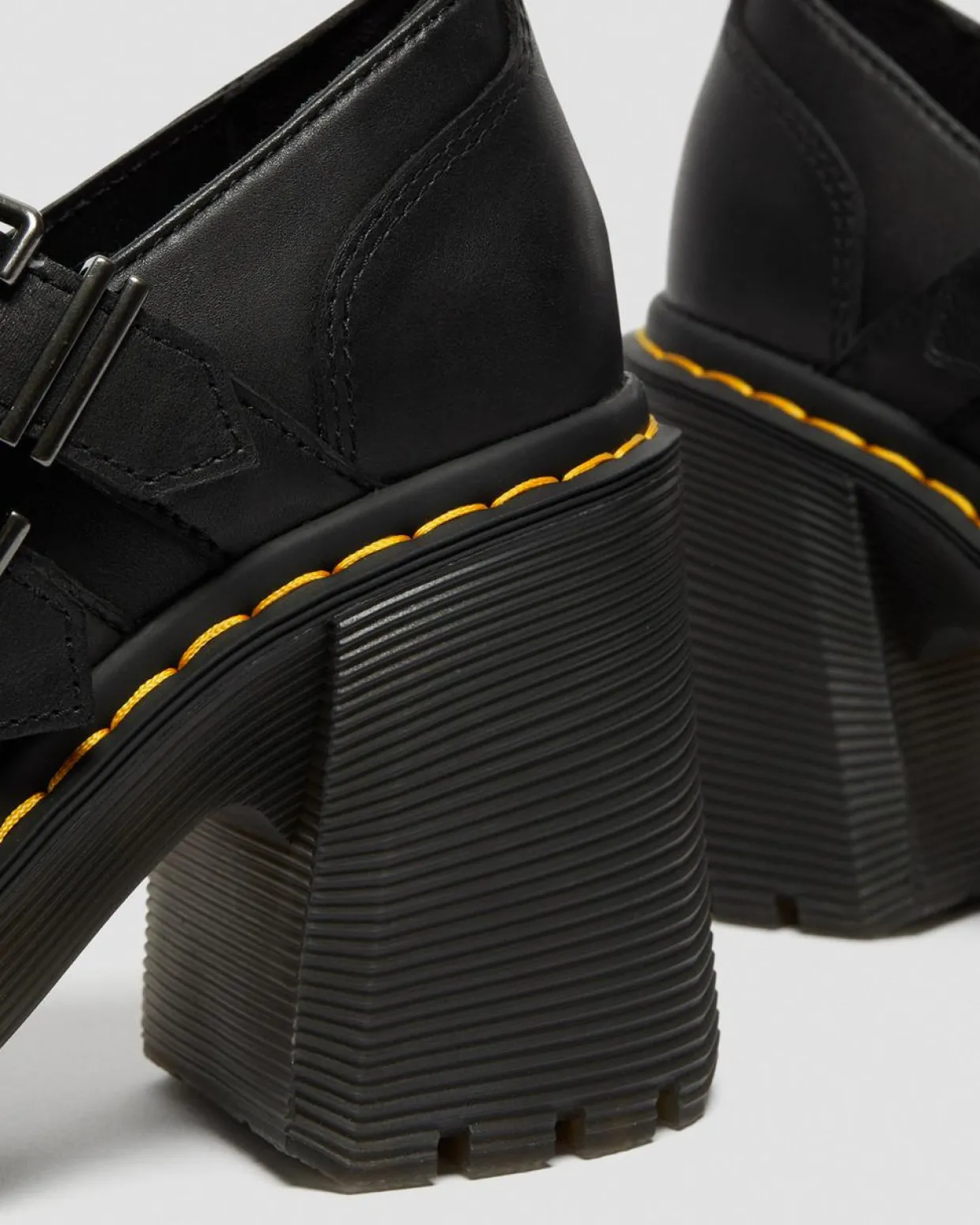 Dr. Martens Chaussures à Talons Eviee Sendal En Cuir Noir — Sendal Cheap