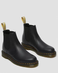 Dr. Martens Chelsea Boots 2976 Felix Vegan Noir — Felix Rub Off Outlet