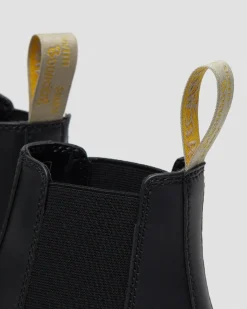 Dr. Martens Chelsea Boots 2976 Felix Vegan Noir — Felix Rub Off Outlet
