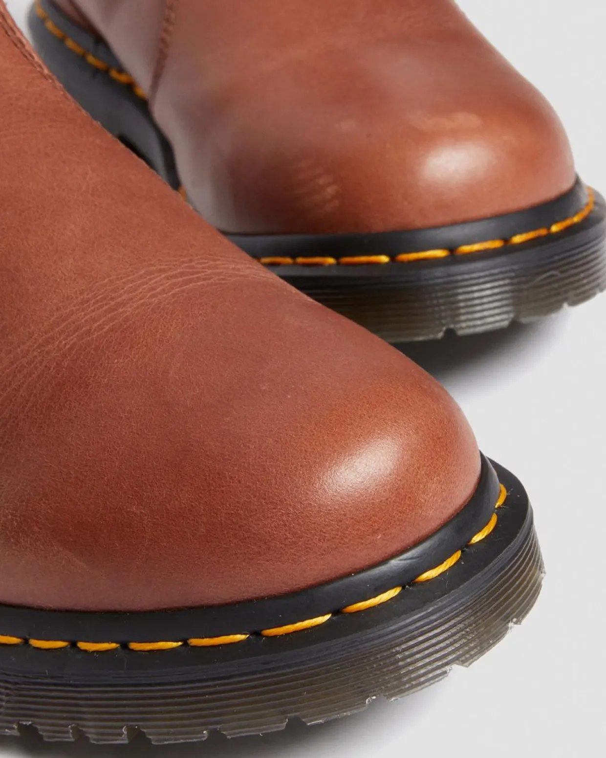 Dr. Martens Chelsea Boots 2976 Leonore En Cuir Fourrées Camel — Farrier Hot