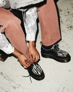 Dr. Martens Creepers Plateformes Ramsey En Cuir à Imprimé Zèbre Black+Zebra — Smooth+Hair On Cheap