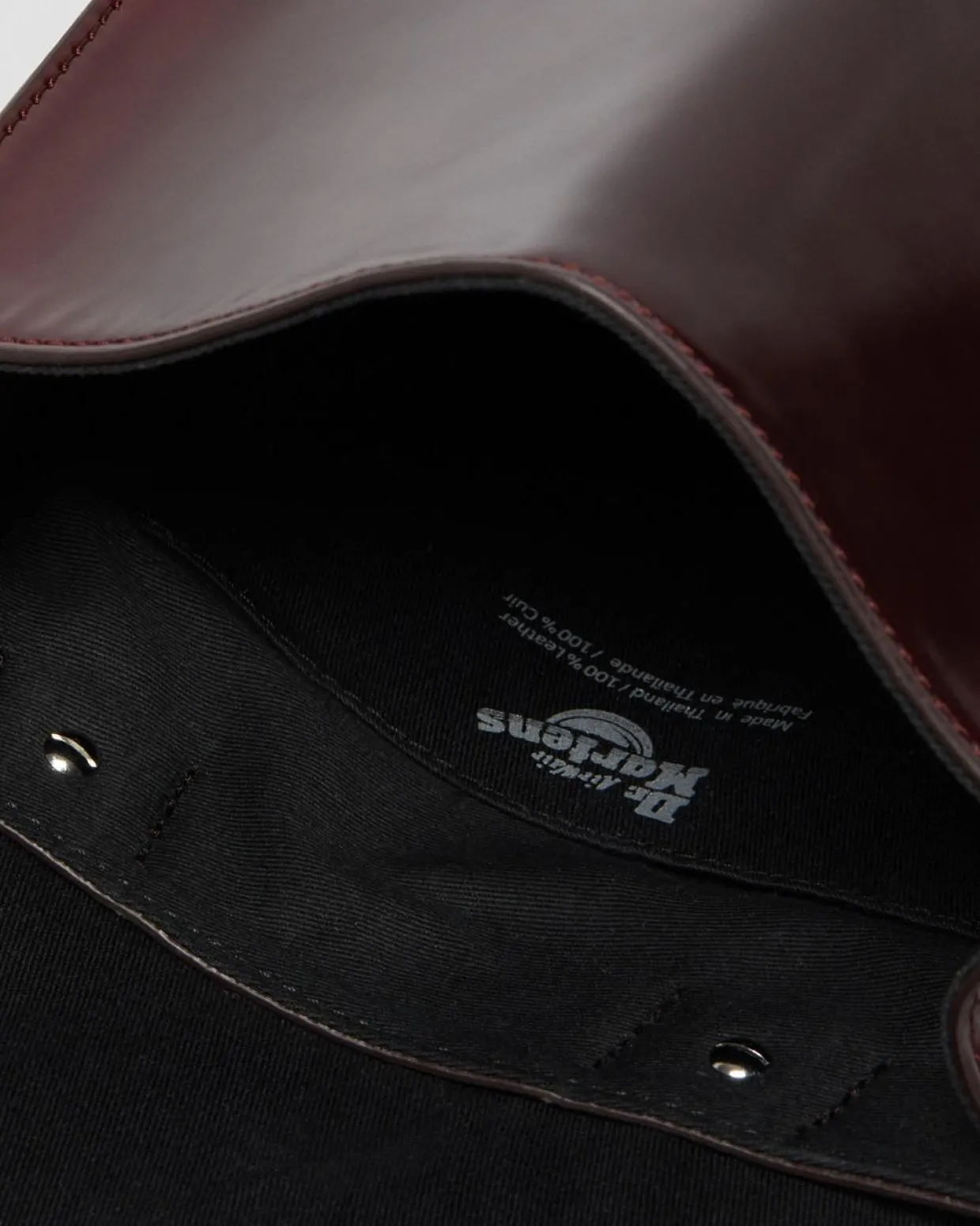 Dr. Martens Mini Sac à Dos Vegan Rouge — Oxford Rub Off Shop