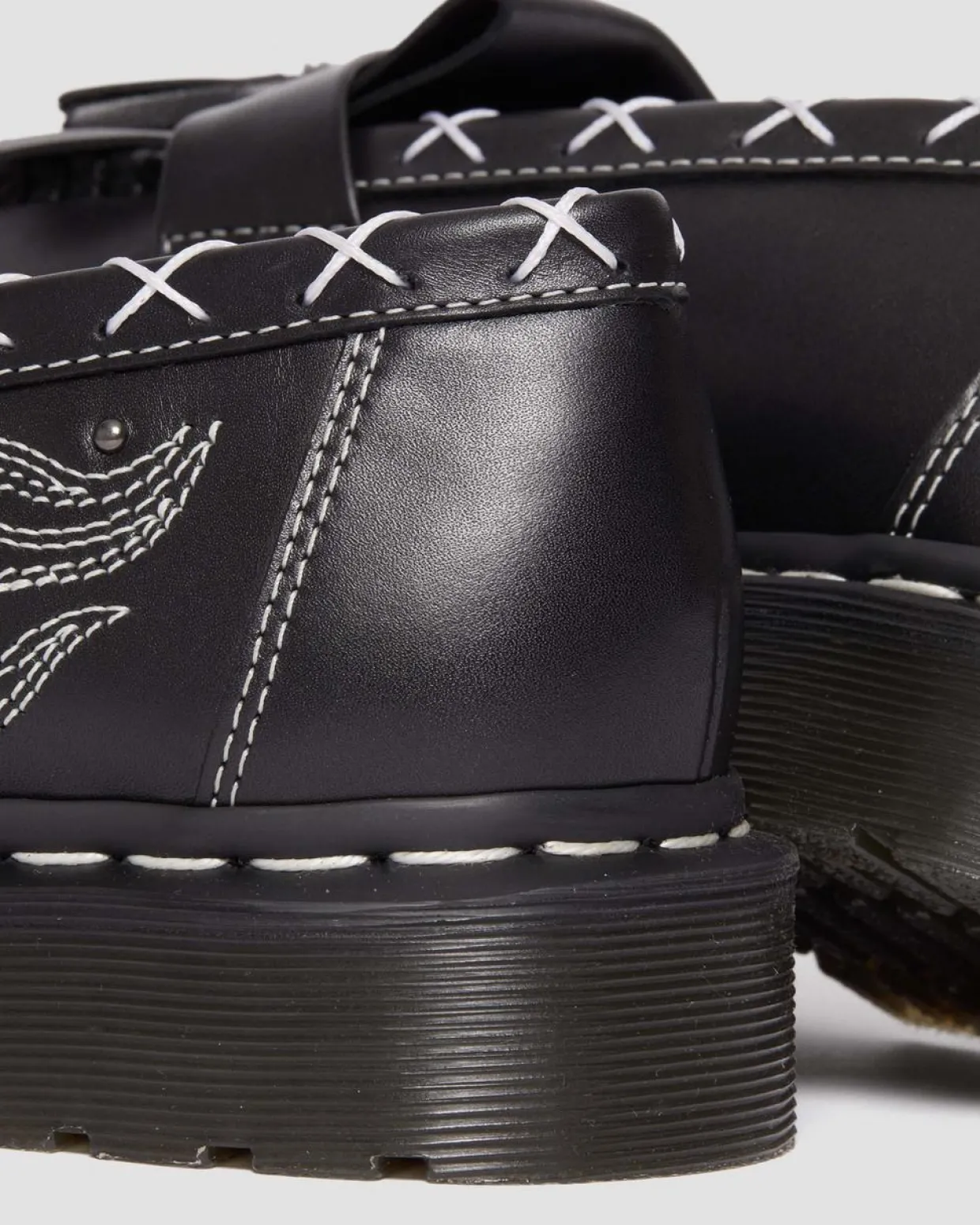 Dr. Martens Mocassins Adrian Contrast Stitch En Cuir à Pampilles Noir — Wanama Cheap