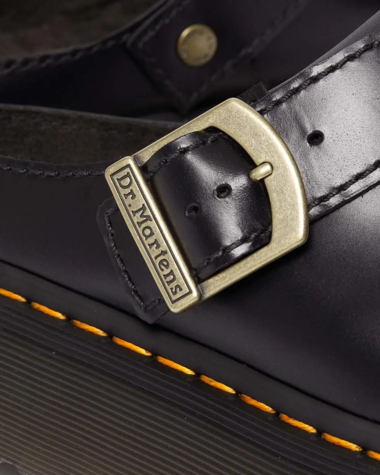 Dr. Martens Mules Plateformes Laketen En Cuir Noir — Atlas Discount