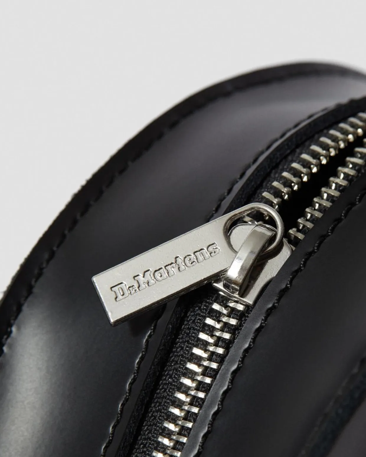 Dr. Martens Sac En Cuir En Forme De Cœur  Noir — Kiev Best Sale