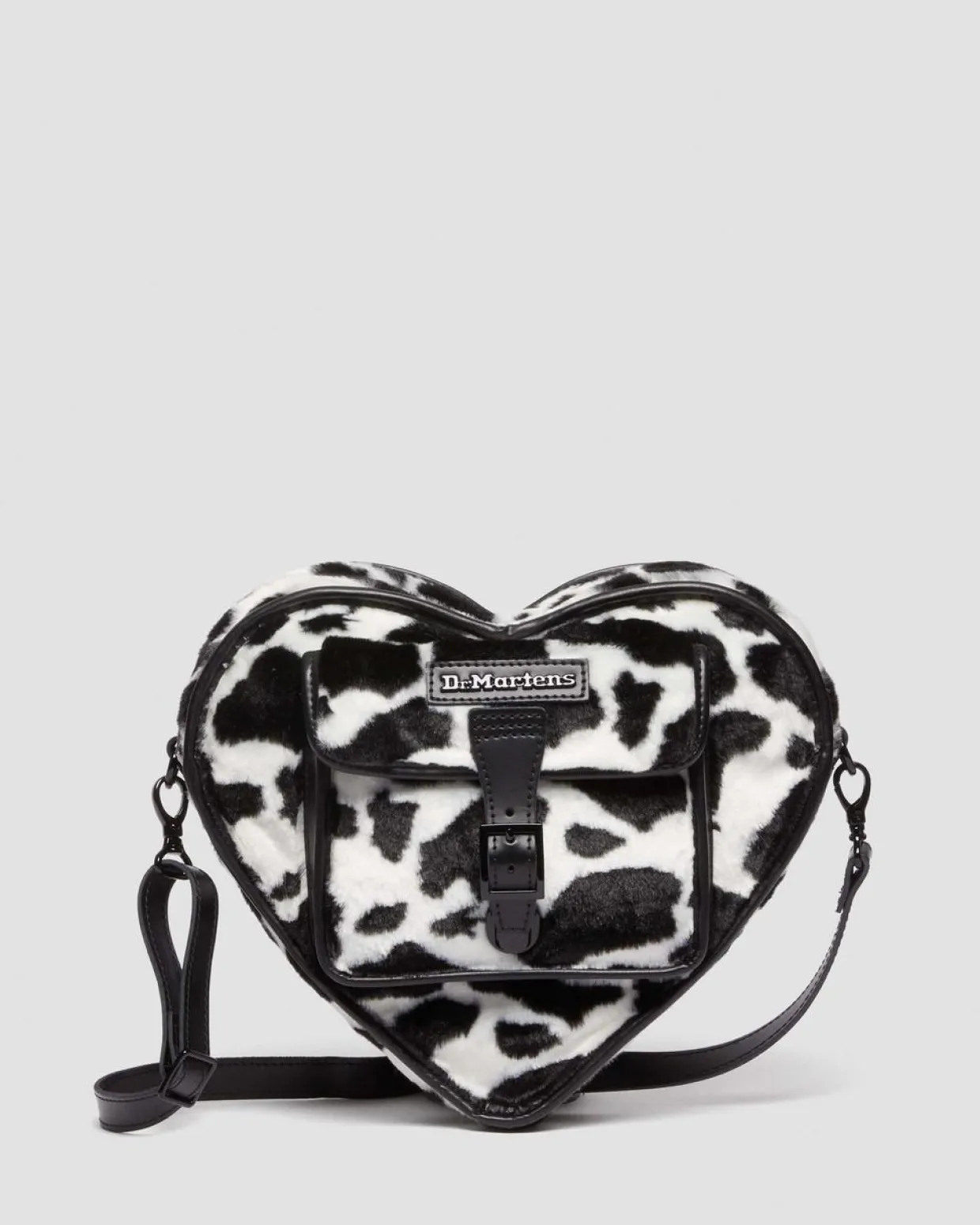 Dr. Martens Sac En Forme De Cœur En Imprimé Vache BLACK+WHITE — Cow Print + Kiev Fashion