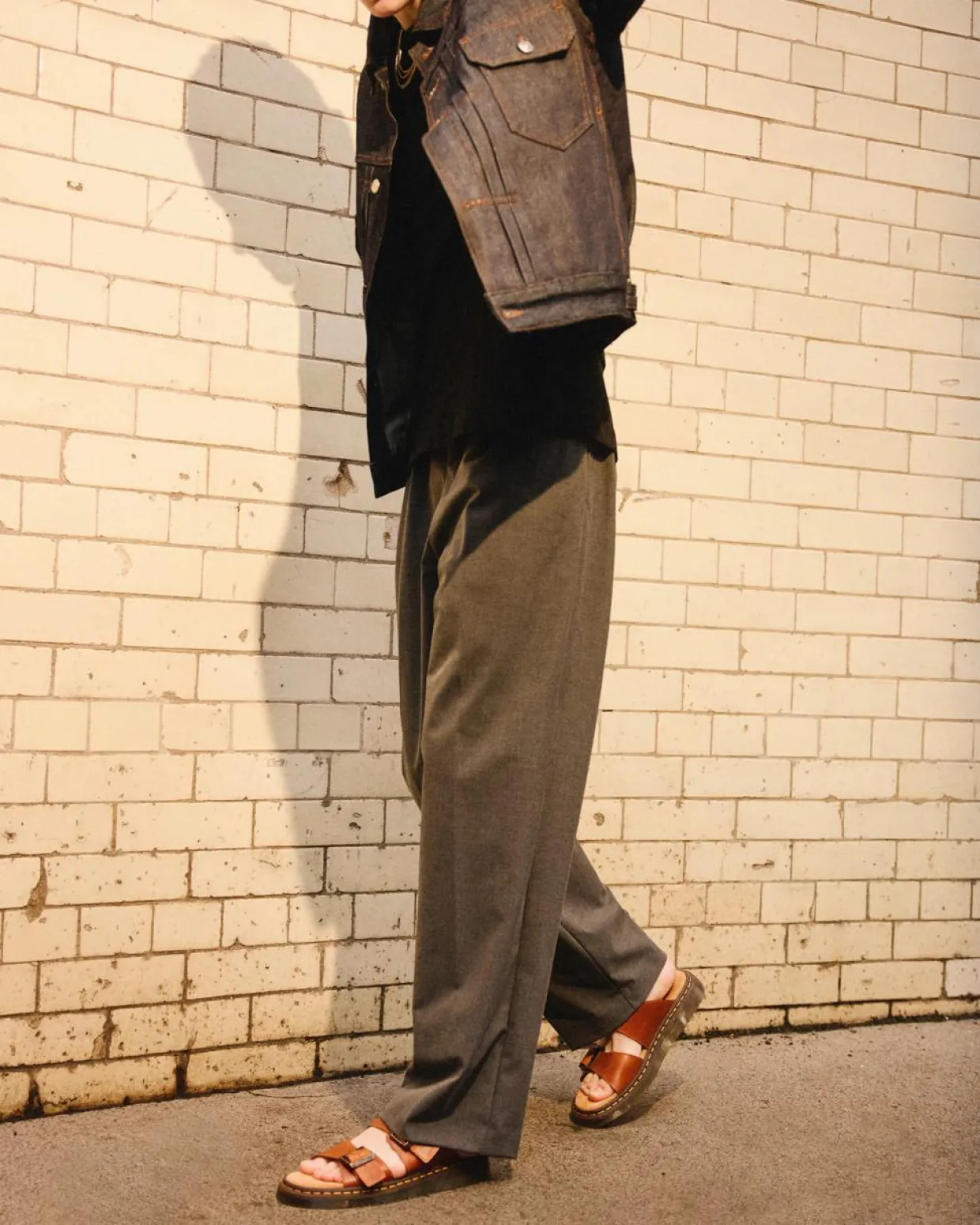 Dr. Martens Sandales Josef En Cuir à Boucles Oak — Analine Store