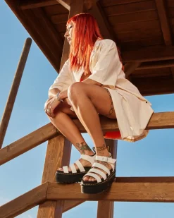 Dr. Martens Sandales Plateformes Quad Blaire En Cuir Hydro Blanc — Hydro Leather Flash Sale